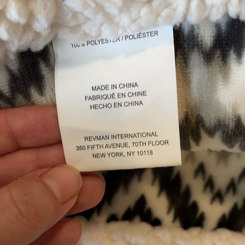 NWOT Eddie Bauer lap blanket - Picture 3 of 4